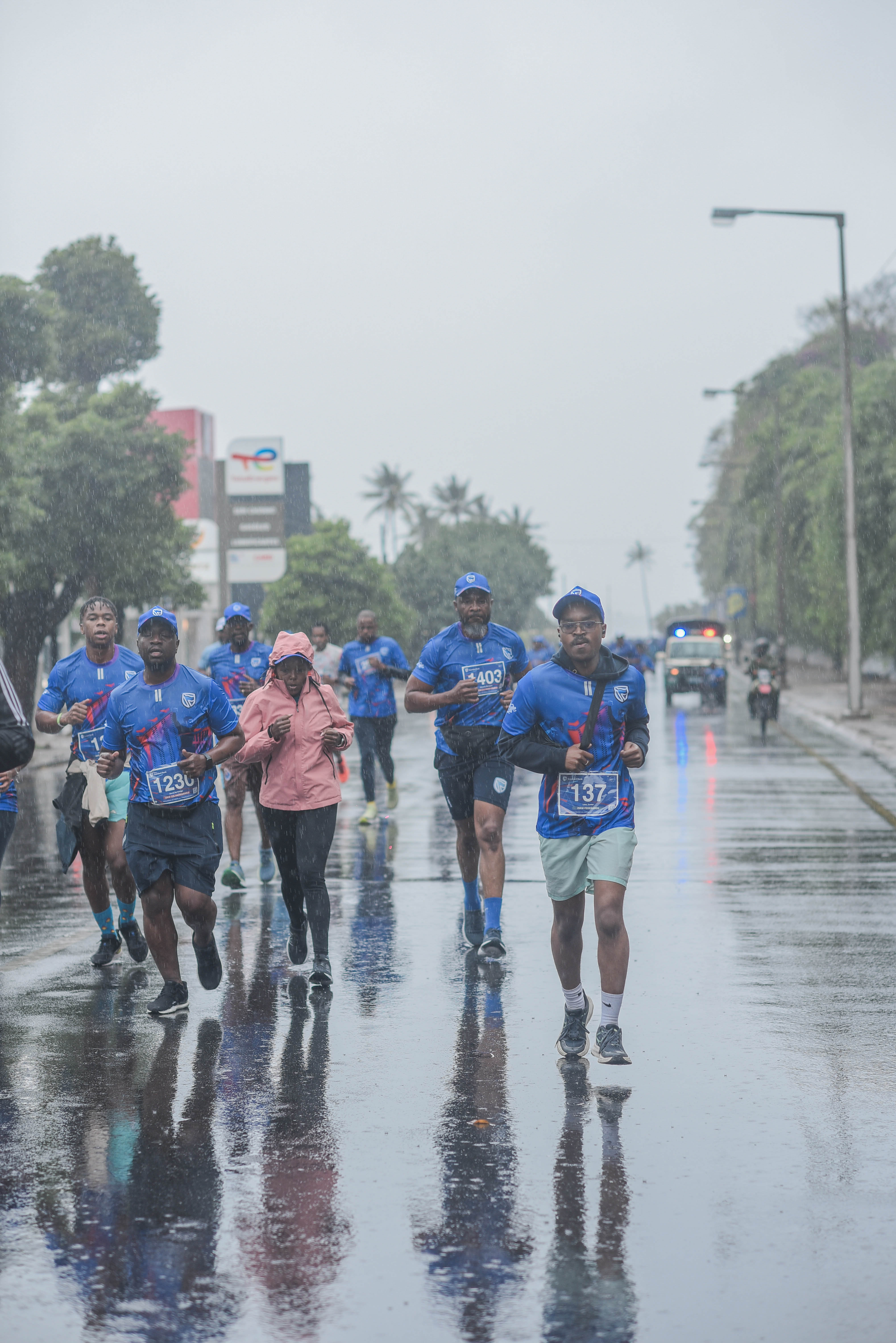 65Corrida Azul.jpg